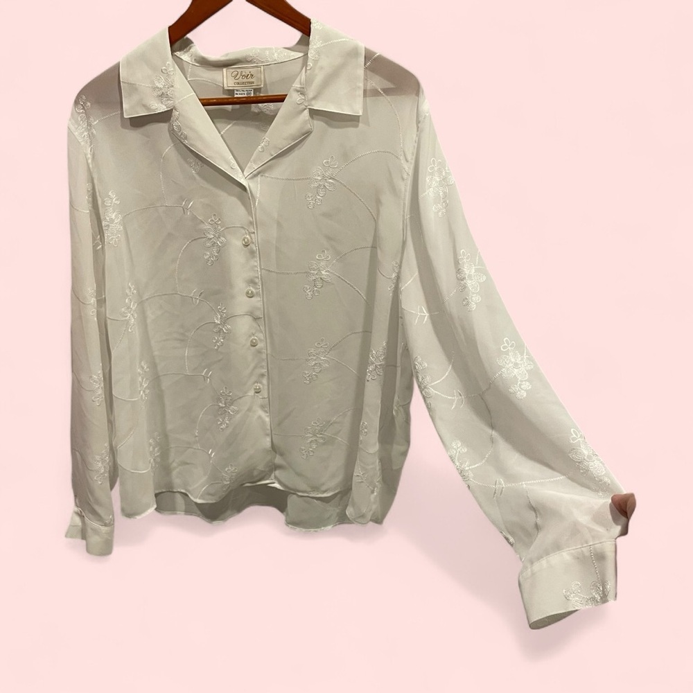 Vintage 80’s90’s sweet creamy white semi sheer embroidered floral blouse Voir